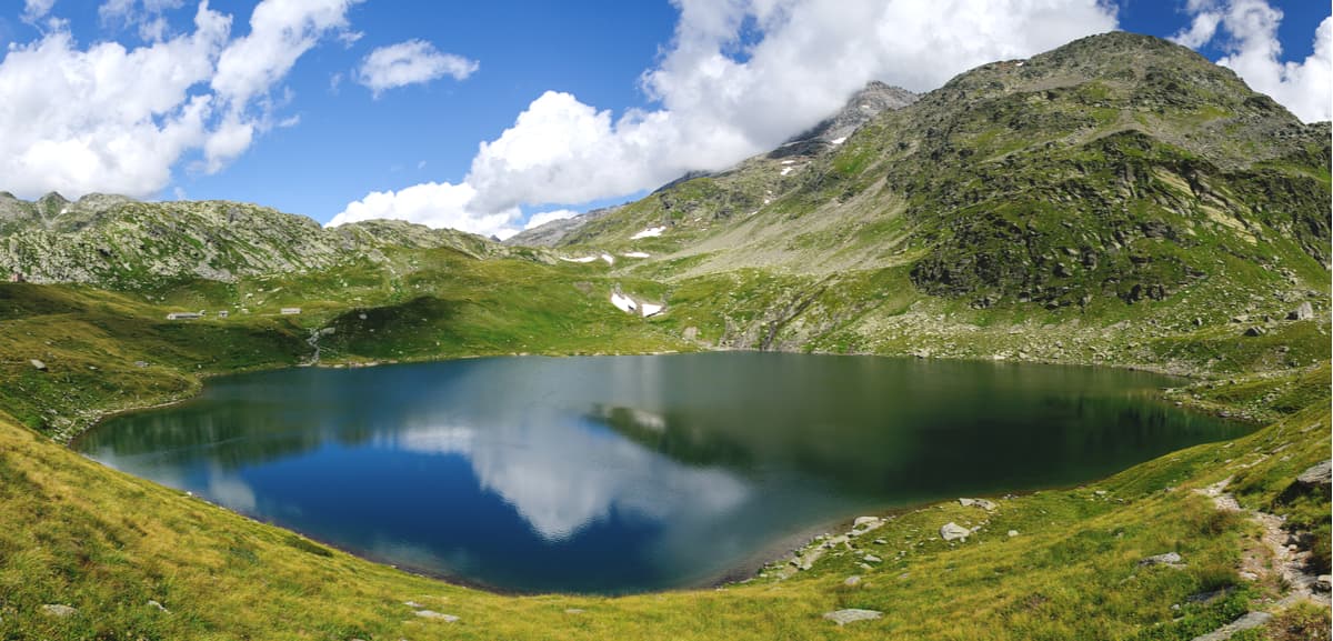 Lake Emet. Via Spluga trek