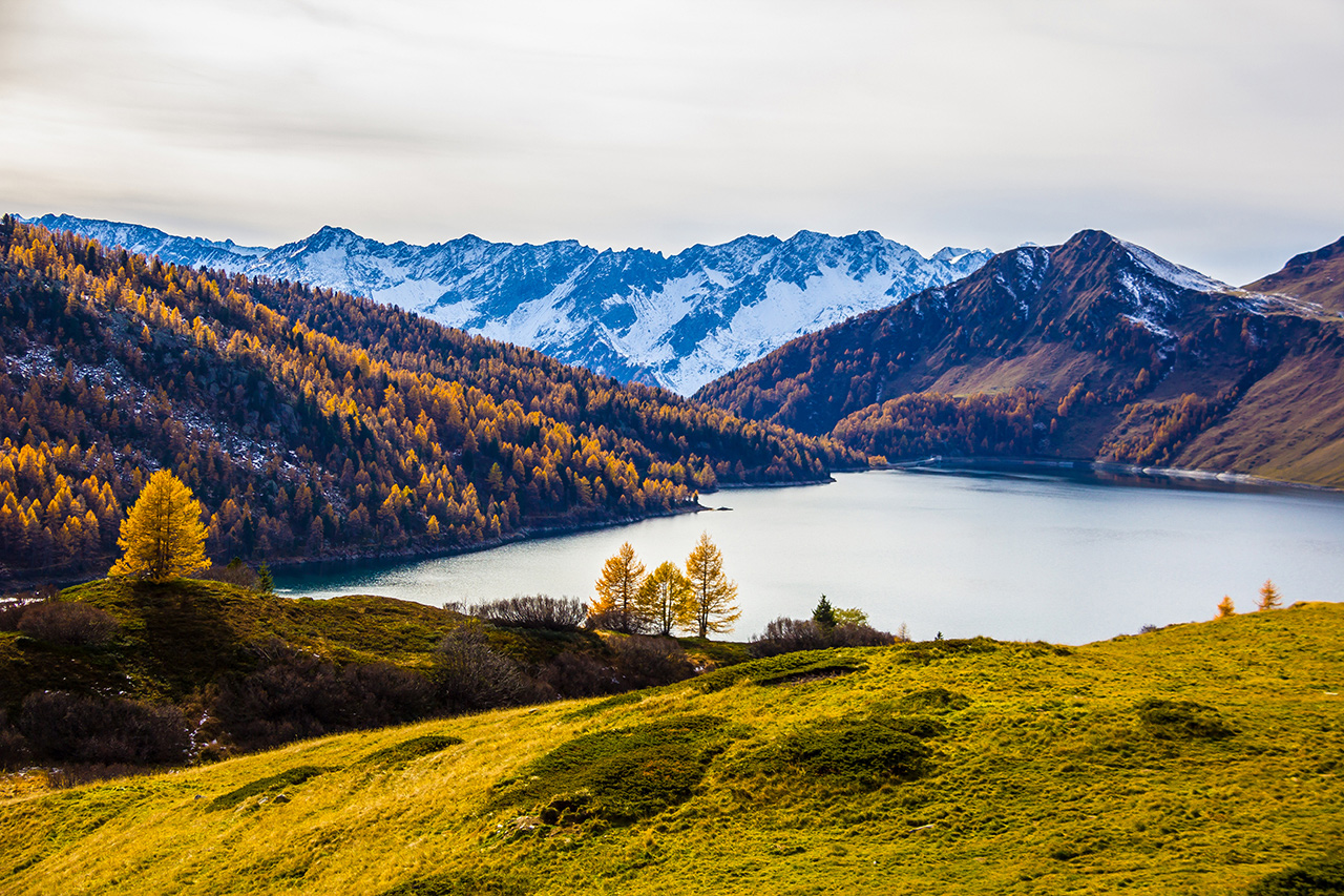 Lake Ritom in Autumn