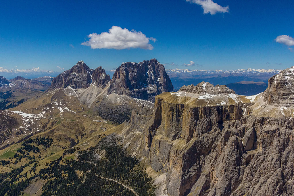 The Sella Pass is between the Sella Towers and Langkofel
