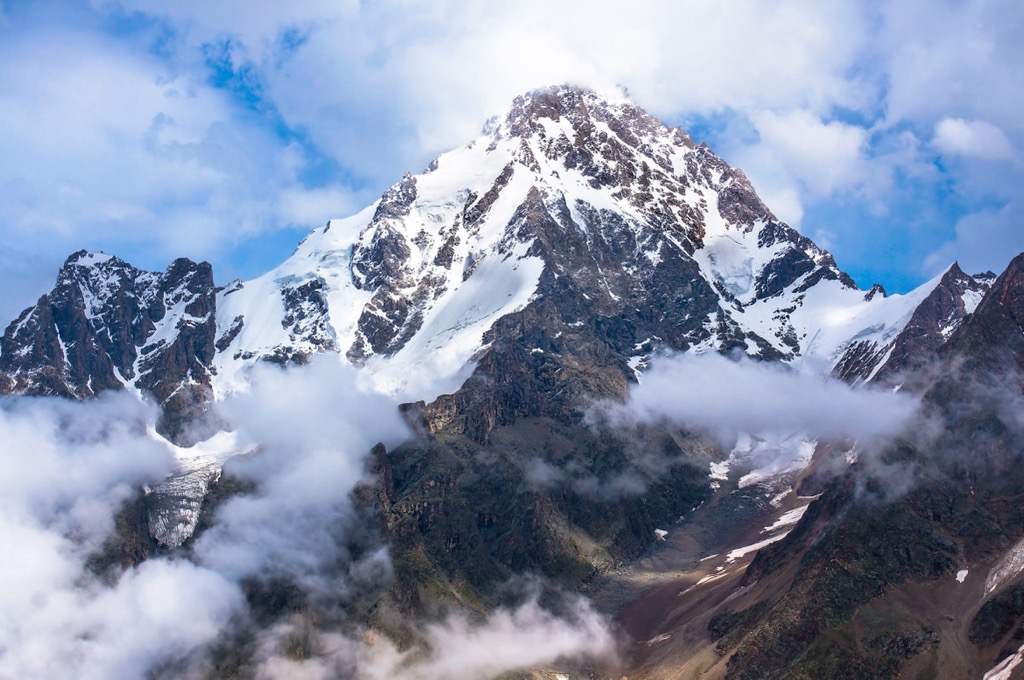 Dykhtau, Caucasus mountain range