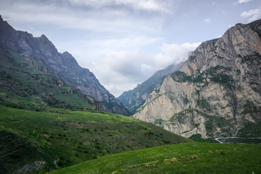 Karmadon, Caucasus mountain range
