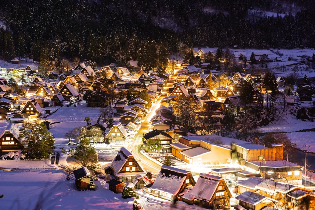 Getting to the most remote destinations can be difficult without a car. Japan Skiing