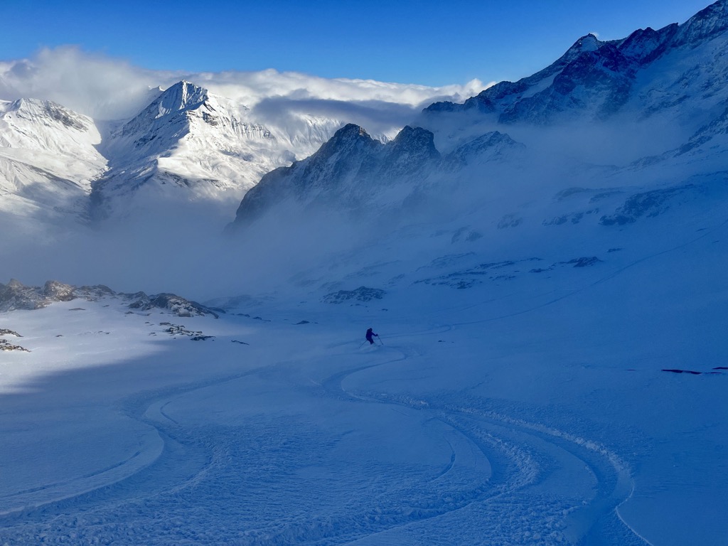 The Secrets to Finding the Best Snow Off-Piste.
Bowls catch snow like a satellite dish catches a signal. Photo: Sergei Poljak